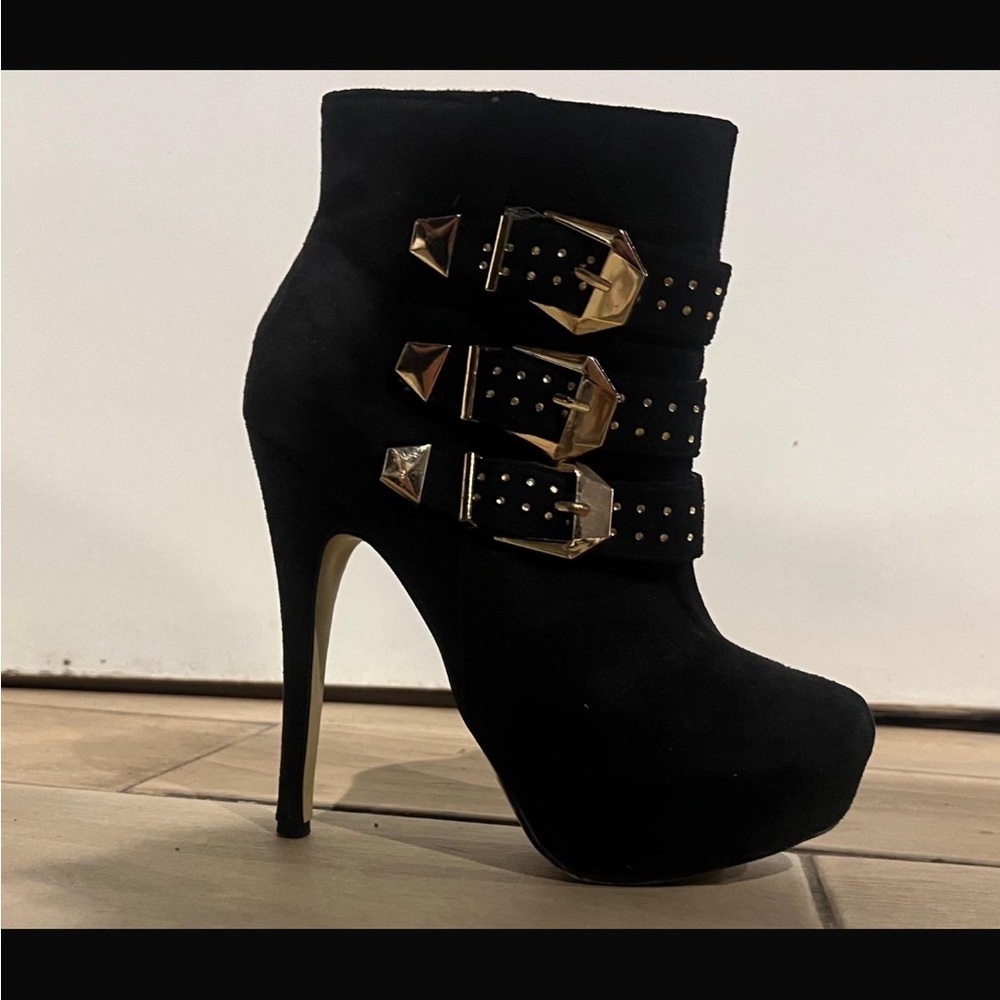 Elegant Black Ankle Boots with Gold Accents
